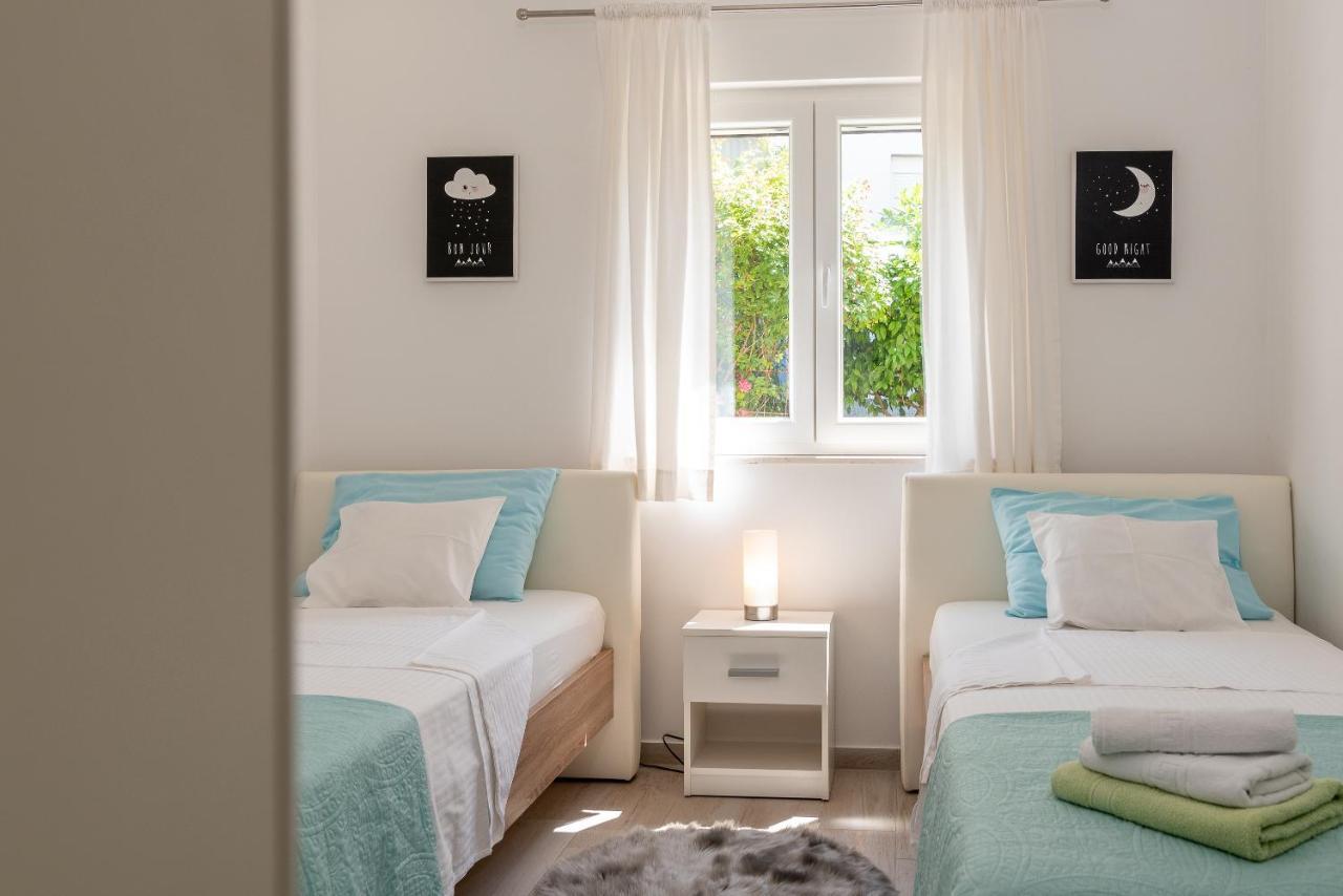Apartament Ela *